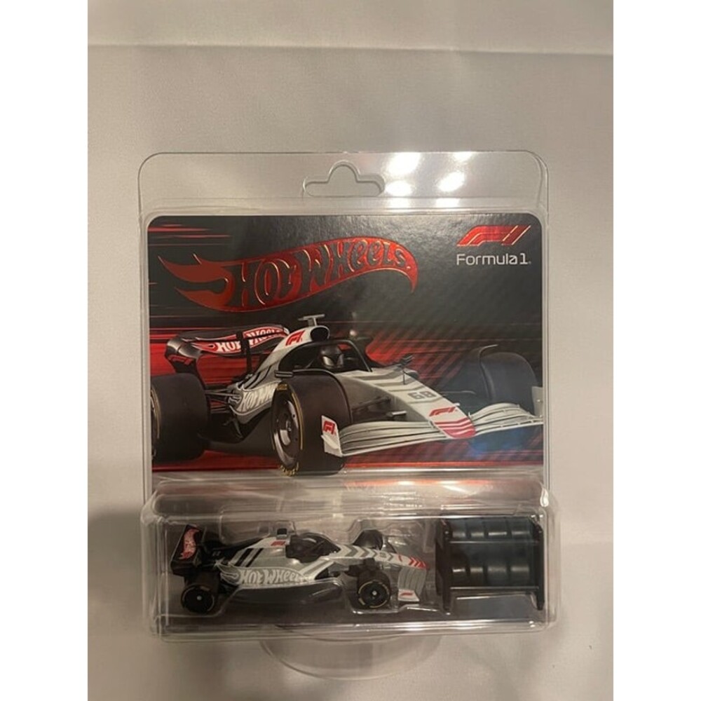 Hot Wheels Formula 1 F1 Race Car with Spare Wheels NEW SEALED!